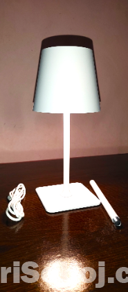 LED NIGHT TABLE LAMP WITH THREE COLORS & RECHARGEABLE.